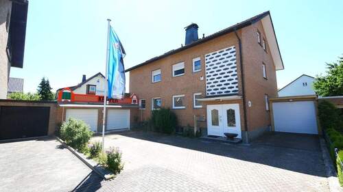 Vorderseite - Wieder am Markt! Dreifamilienhaus für Eigennutzer und Anleger!