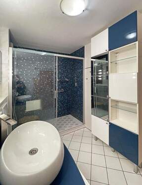 Bad mit begehbarer Dusche - 