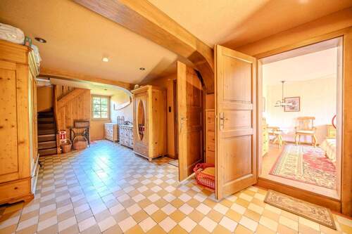 Diele EG - Mehrfamilienhaus, Wohnhaus mit 175,00 m&sup2; in Giesen zum Kaufen