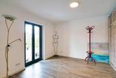 ...und angrenzendem Ankleidezimmer - 