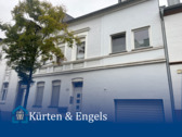 Außenansicht vorne - Helle 2-Zimmer-Wohnung mit Balkon in Zentrumsnähe