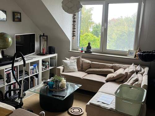 Wohnzimmer - 2 Zimmer Etagenwohnung in Siegburg