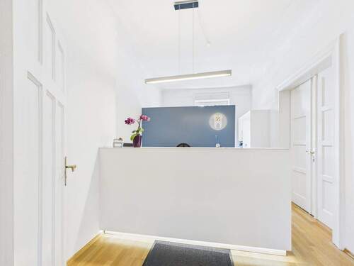 Empfang - 8 Zimmer Büro in München