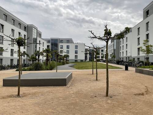 M 4 + M 8 Campus-Hof - 