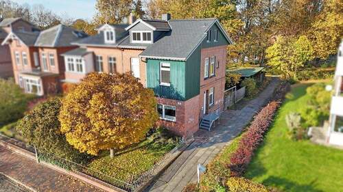 Front rechts oben - 5 Zimmer Doppelhaushälfte zum Kaufen in Glückstadt