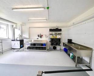 ProduktionBüroLagerAusstellungVerkauf im anfahrbaren Souterrain ab sofort frei! - Cadolzburg