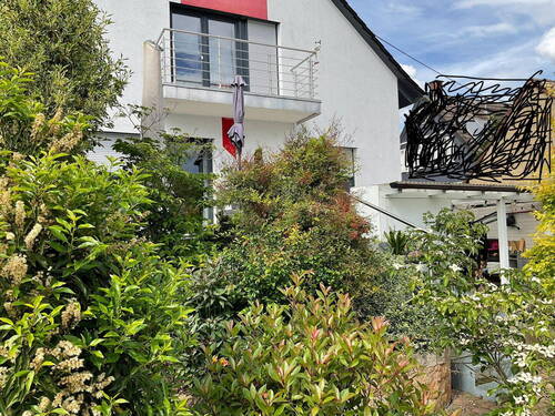 Bild 1 - Voll energetisch saniertes Einfamilienhaus 2 Wohneinheiten