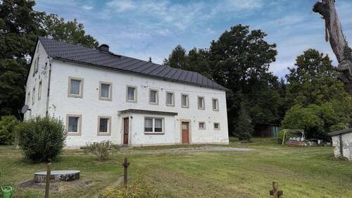Hauptgebäude Hofansicht - Historisches Bauerhaus zum Handwerken