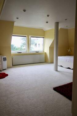 sehr grosses Zimmer - 