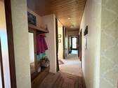 Flur und Garderobe EG - 