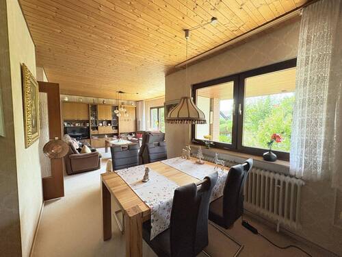 Blick von der Küche - Mehrfamilienhaus, Wohnhaus mit 152,00 m² in Altdorf zum Kaufen