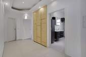 Flur mit Einbauschrank - 