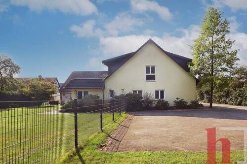 Hofansicht - Einfamilienhaus in Wagenfeld zum Kaufen