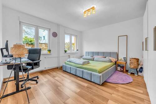 Schlafzimmer - Bezugsfreie 3-Zimmerwohnung mit Balkon und Außenstellplatz