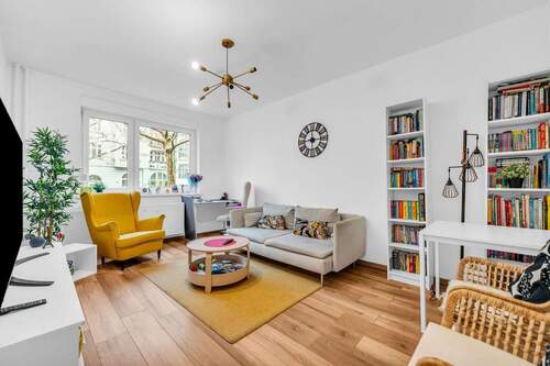 Wohnzimmer - 3 Zimmer Etagenwohnung zur Miete in Berlin