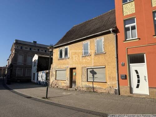 Objektansicht - Mehrfamilienhaus, Wohnhaus zum Kaufen in Egeln