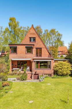 Gartenansicht - Einfamilienhaus in Hamburg Wellingsbüttel