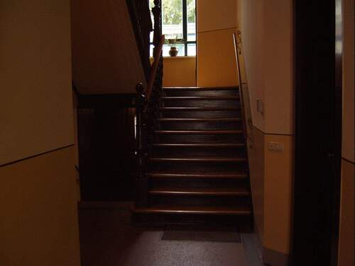 Treppenhaus - 2 Zimmer Etagenwohnung in Leipzig