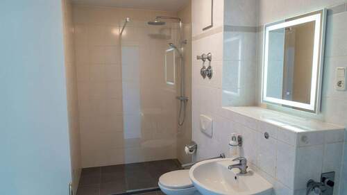 Bad (Musterbild) - Etagenwohnung mit 87,00 m² in Dresden zum Kaufen