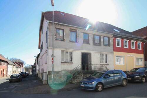 Außenaufnahme - 1 Zimmer Mehrfamilienhaus, Wohnhaus zum Kaufen in Elze