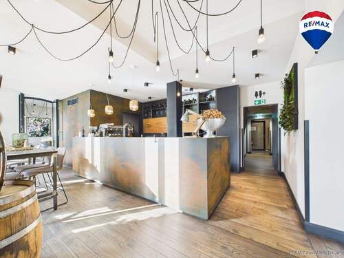 REMAX Immobilien DeLux Hotel Lounge Wallerfangen Mark Borowicz - 
