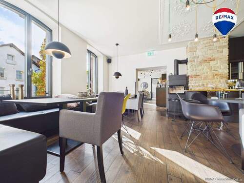 REMAX Immobilien DeLux Hotel Lounge Wallerfangen Mark Borowicz - 