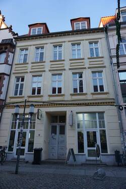 Ansicht - Große 3-Zimmer-Wohnung im sanierten Altbau im Zentrum Greifswalds
