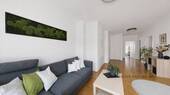 Großzügiges Wohnzimmer mit Balkonzugang - Etagenwohnung mit 85,80 m&sup2; in Petersberg zum Kaufen