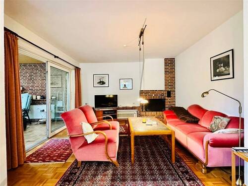 Wohnzimmer - 6 Zimmer Einfamilienhaus zum Kaufen in Aurich