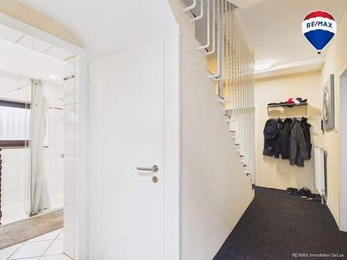 RE/MAX Immobilien DeLux Haus in Mettlach zu verkaufen - 9 Zimmer Doppelhaushälfte zum Kaufen in Mettlach