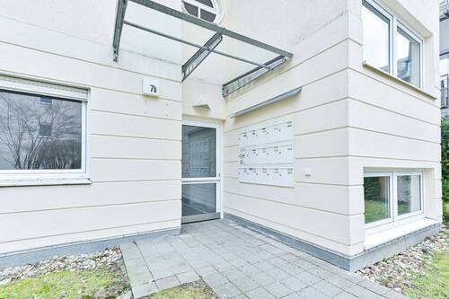 Hauseingang - 2 Zimmer Etagenwohnung in Chemnitz