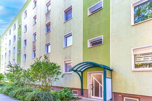 Hauseingang - 4 Zimmer Etagenwohnung zum Kaufen in Potsdam