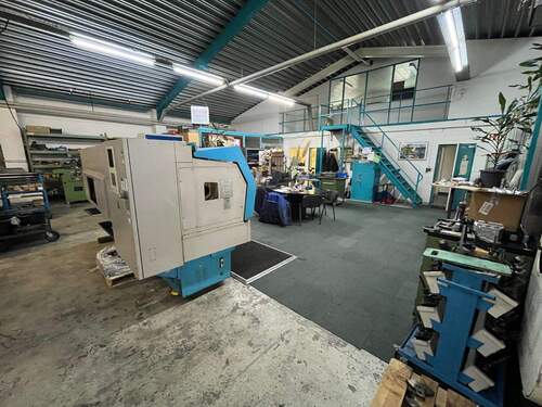 Produktionshalle mit jeweils Büro unten und oben - Halle in Bremen zum Kaufen