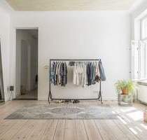 Provisionsfrei: sanierte Altbauwohnung mit moderner Ausstattung - Berlin Neukölln