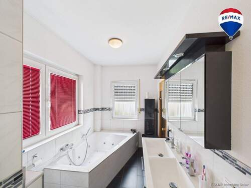 RE/MAX Immobilien DeLux Haus Konz - Roscheider Hof - 