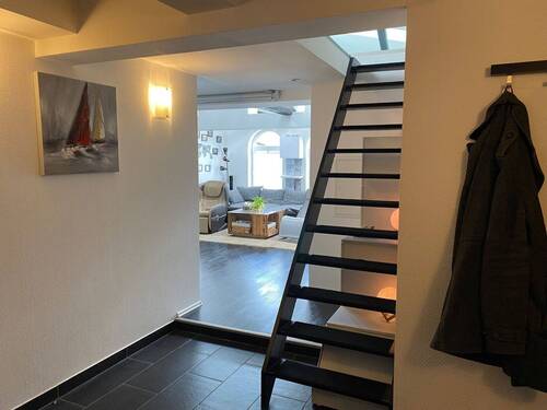 Aufgang zur Galerie - 4 Zimmer Etagenwohnung zur Miete in Fürth