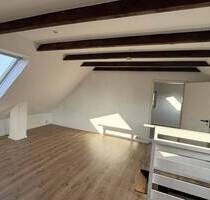 Schöne ETW mit Balkon und Garten nähe U-Bahn und EKZ - Norderstedt Garstedt