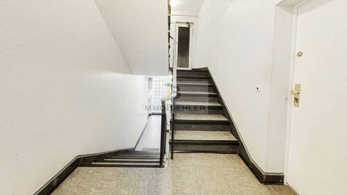 Treppenhaus - Etagenwohnung mit 62,00 m&sup2; in Köln zum Kaufen