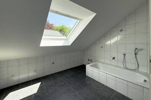 Badezimmer Dachgeschoss - 
