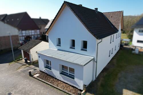 Hausansicht - 4 Zimmer Einfamilienhaus zum Kaufen in Lauenförde