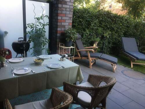 Terrasse mit Grill & Essecke - 