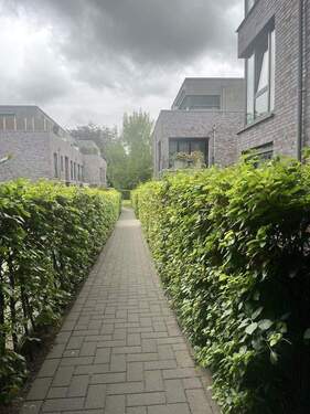 Hinterer Gebäudezugang - 