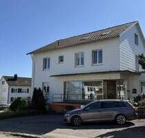Interessantes 2-Familien-Haus nebst 4 Garagen in Villingen - Villingen-Schwenningen