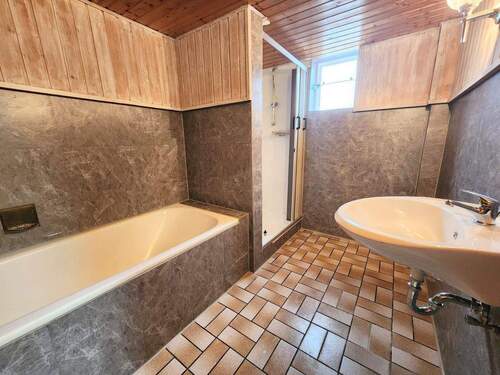 Badezimmer - Einfamilienhaus mit 122,00 m² in Aurich zum Kaufen