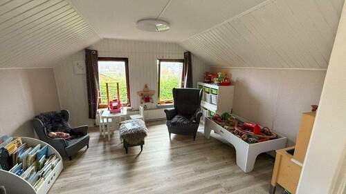 Zimmer im Dachgeschoss - 