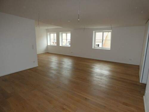 Wohnküche Ansicht 2 - **Gemütliche 2,5-Zimmer-Wohnung mit EBK in kernsaniertem Altbau Whg12 - ab sofort**