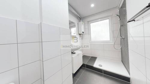 Badezimmer - 2 Zimmer Etagenwohnung zum Kaufen in Köln