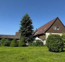 *Großes Wohn- und Geschäftshaus mit schönem Garten und Garagen Option in Dorste* - Osterode am Harz