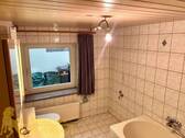Tageslichtbad mit Badewanne - 