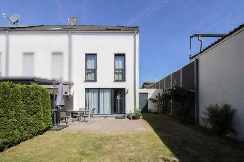 Außenansicht - 5 Zimmer Reihenendhaus zum Kaufen in Langenfeld (Rheinland)